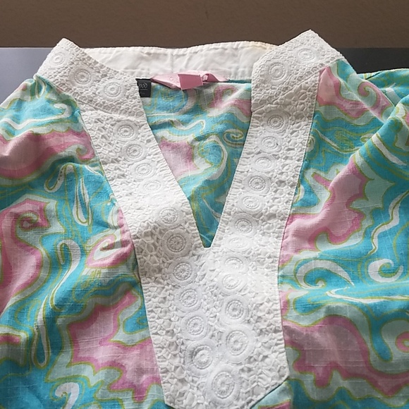 Top - Picture 2 of 3